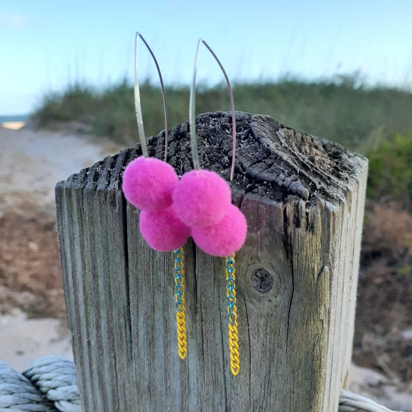 🛑SOLD Pink Pom Chain Dangle Silver Earring - Picture 4 of 4